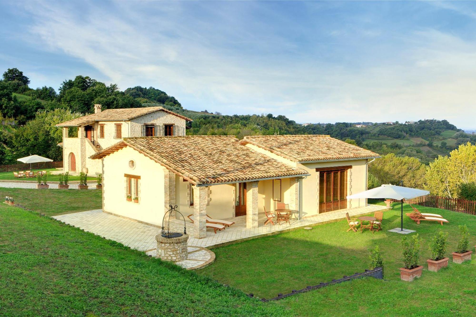 Relais Borgo Gentile Hotel Tarano Exterior photo